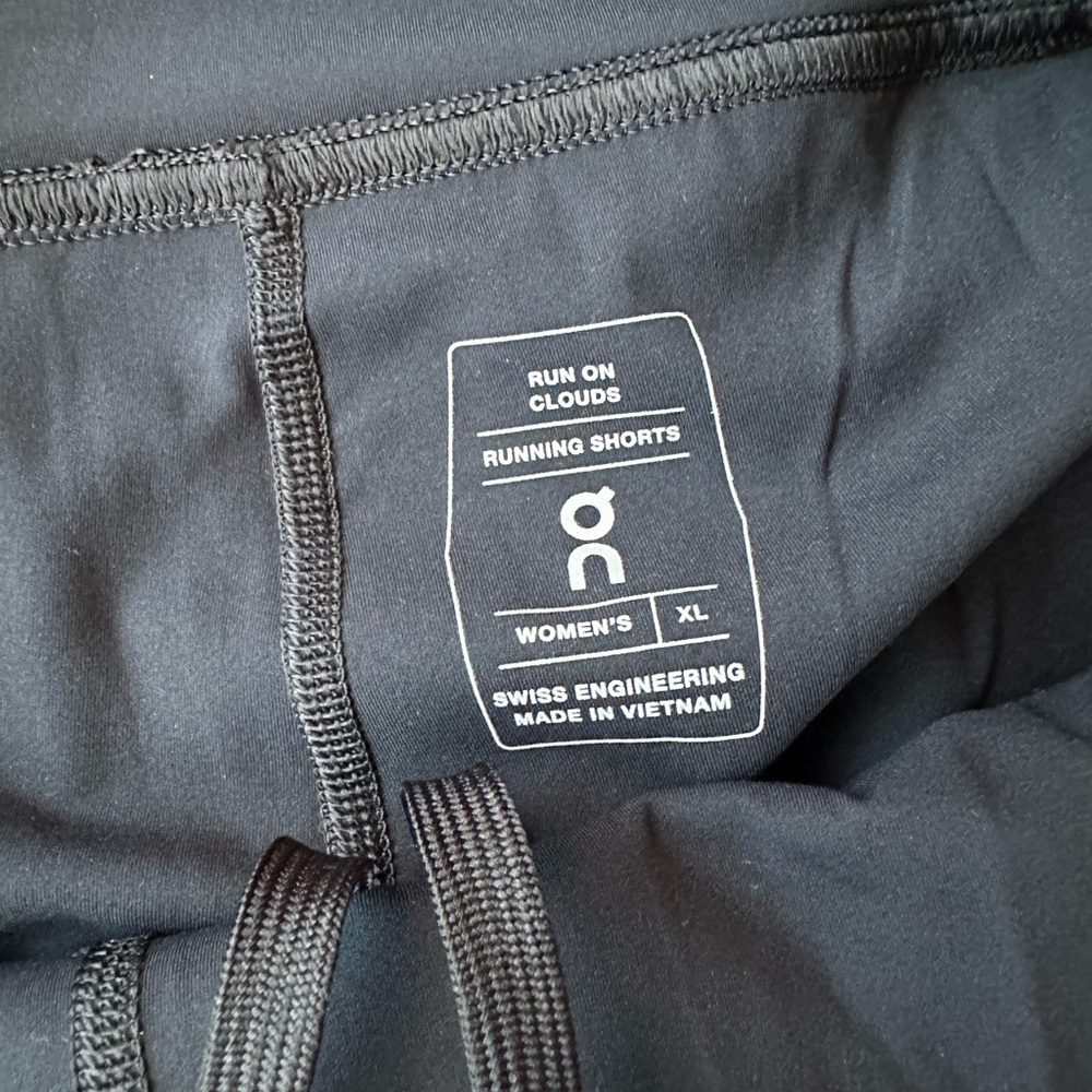 ON On Running Women's Running Shorts - Black and Cobalt XL LIKE NEW - Picture 9 of 9